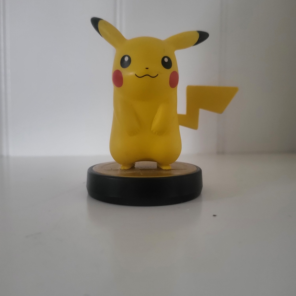 Pikachu Amiibo - Yellow